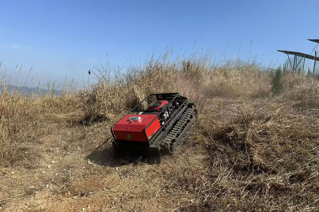 solar-powered weeding robot